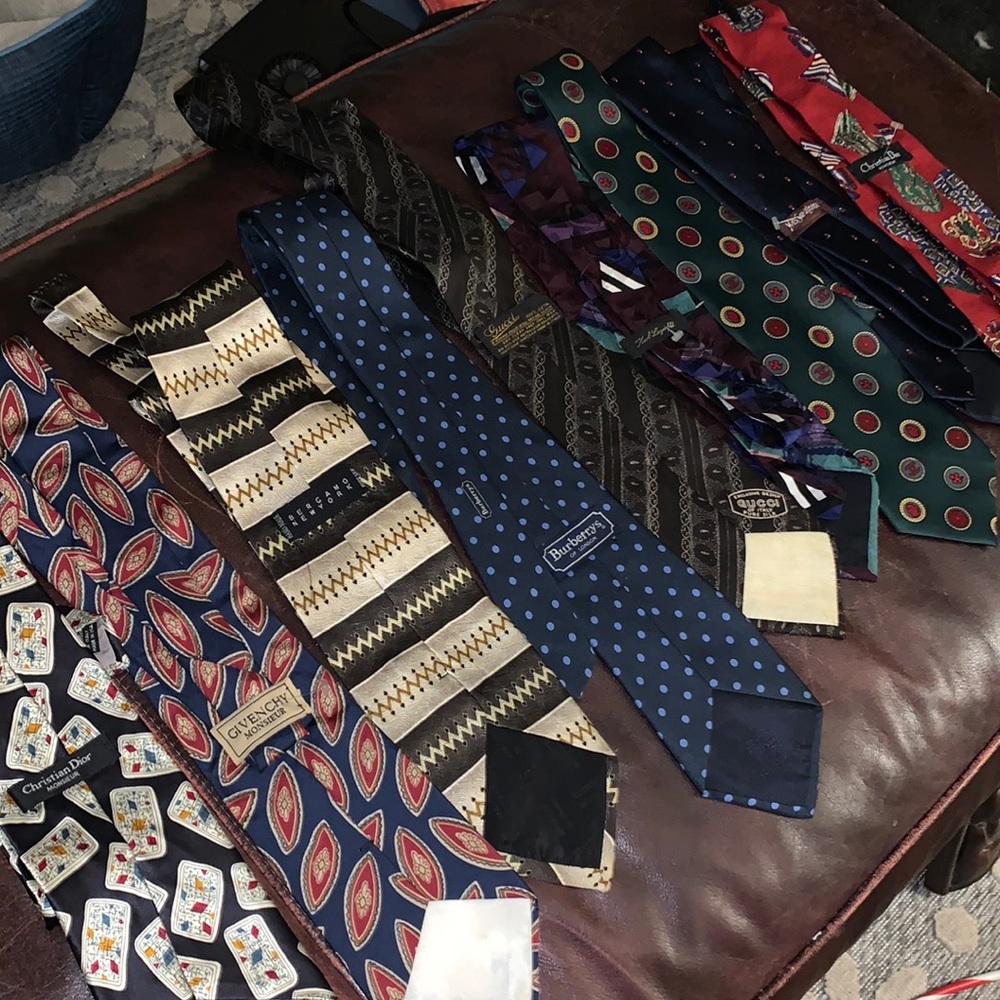 9designer ties…NOT THE PRICE Will post additional photos upon request🥳🥳❌